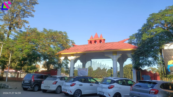                                                                            চিত্ৰ: চৌকিডিং খেল পথাৰ, ডিব্ৰুগড় 